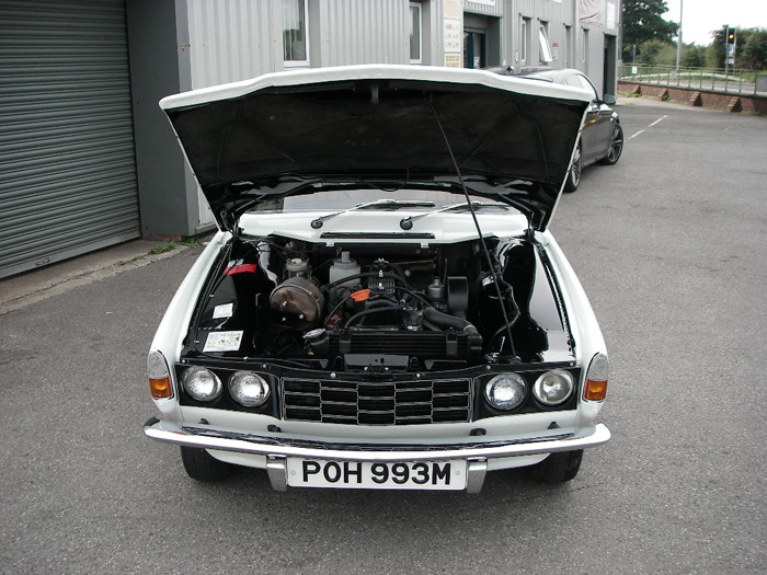 1973 Rover P6 2200 SC Bonnet Open