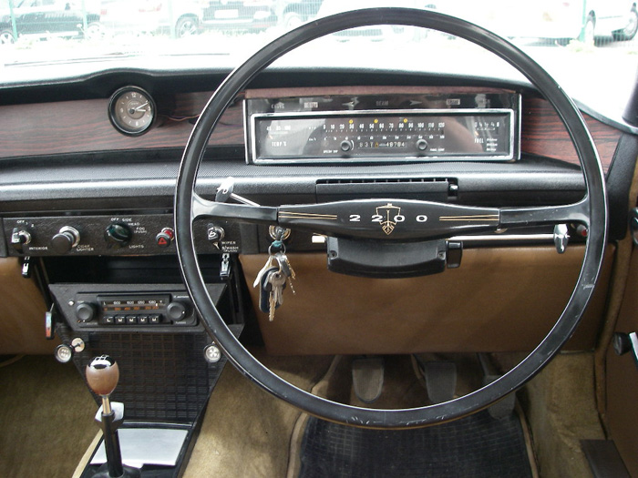1973 Rover P6 2200 SC Dashboard Steering Wheel