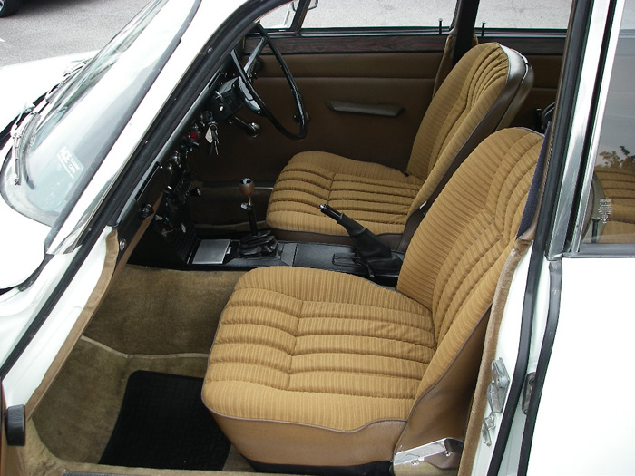 1973 Rover P6 2200 SC Front Interior 1
