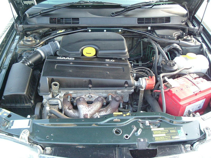 1997 saab 900 i se 2.0 litre automatic engine bay