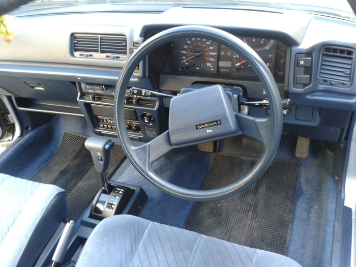 1984 Toyota Carina II 1.6 GL Dashboard Steering Wheel