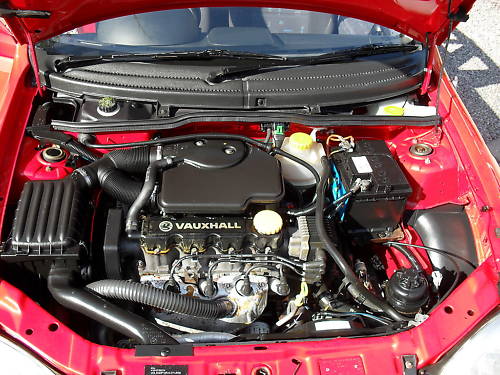 1998 1.4l vauxhall corsa convertible cabriolet engine bay