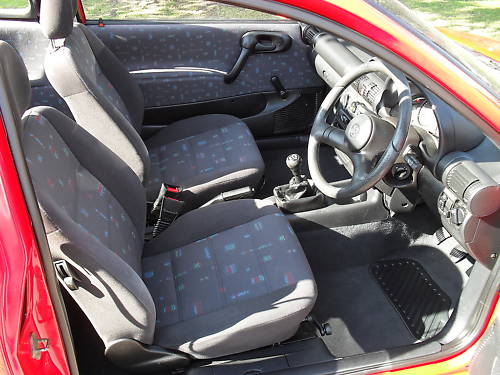 1998 1.4l vauxhall corsa convertible cabriolet interior
