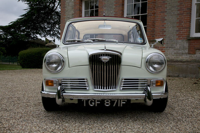 1968 wolseley hornet mk3 show winning concourse condition car front